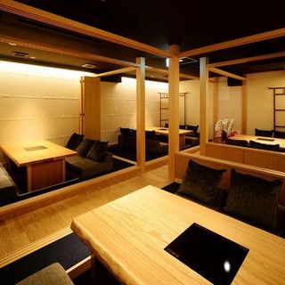 宴会最大20名様までのお部屋は人数に合わせて、お席をご用意させて頂きます。