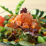 Salmon and salmon roe parent-child salad