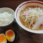 和歌山ラーメン まる岡 - 