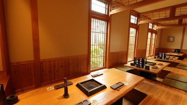 炭火焼肉 牛仁 石巻蛇田店 - 石巻あゆみ野（焼肉）