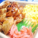 セブンイレブン - 料理写真:鶏の炙り焼御飯321円 はじめ緑茶100円