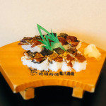 亀八寿司 - 料理写真:うなぎ押し寿司【吸い物付】