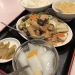 鴻運 - 八宝菜 780円