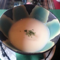 Un Son Benir - 新玉ねぎの冷製ポタージュ