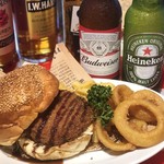 麦酒酒場 なかなか - メンチカツバーガー