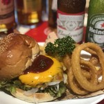 麦酒酒場 なかなか - アメリカンチーズバーガー