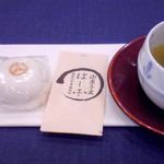 御菓子處　はし本 - ベンツ印のお饅頭