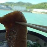 小豆島フェリー 第一しょうどしま丸 売店 - 甘いキツネが島々の風情に溶け込む