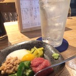 烏森百薬 - お通しと烏森ハイボール