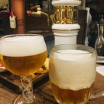 SARU BACON - 左ハートランド 右ピルスナーウルケル