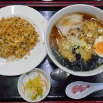 鵬龍 - ラーメン炒飯セット