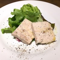 IL PINOLO SKY TERRACE 横浜 - アミューズ：鶏肉のパテ