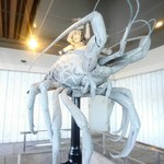 食べるお宿 浜の湯 - 入り口にある像