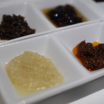 豊栄 - 特製4種の醬（豊栄醬・生姜醬・高菜醬・玉ねぎ醬）