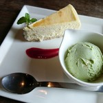 グリーンドア カフェバー - ニューヨークチーズケーキとピスタチオのアイス