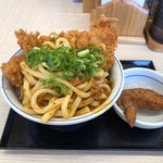 Katsuya - カレーうどんチキンカツ丼・590円（税抜き）と、単品注文の手羽先・99円（税抜き）