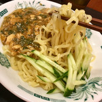 Hidaka ya - 少し平たい麺を使用。1.5玉で大盛りは不可。