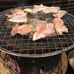 大衆焼肉ホルモン酒場 とりとん - 