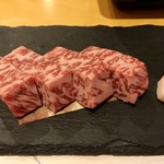 サンペルラ志摩 - 霜降り和牛の陶板焼き。口の中でとろけます。結構ボリュームがあります。