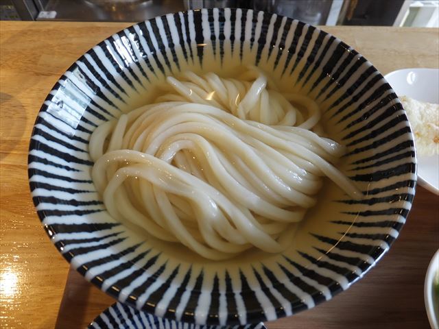 うどん屋 椀白>