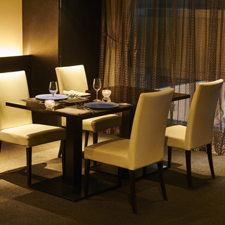 テーブル席一例