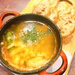 カフェ・ロスアード - アヒージョ（いか、アスパラ、チーズ）