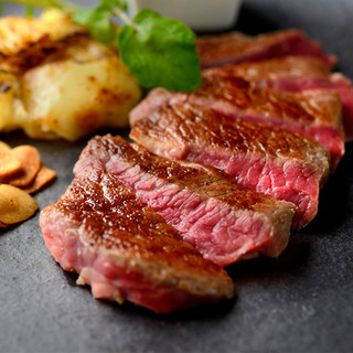 Enjoy the highest quality A5 rank Japanese black beef to your heart's content!