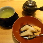 ナナハ 草 - 食後のデザートとお茶