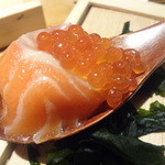 鮨げん家 - 宝玉サーモンいくら