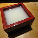 鮨げん家 - 枡・・・にごり酒