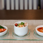 西亀有 ギャラリー - 2019.7 前菜（350円）青山椒スープで炊いた海老とブロッコリー、よだれ鶏、レモンくらげ