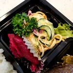 弁当 野の花 - スパサラと漬物