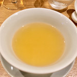 一碗水 - 冬瓜盅(冬瓜の蒸しスープ 金華ハムの出汁で)