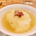 一碗水 - 2杯目は冬瓜を入れて、金華ハムをトッピング