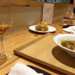 一碗水 - 両面黄(パリパリ麺)　ハラミンのは大盛り