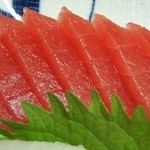 魚一心 - マグロ刺し、５００円ぐらいです。