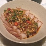 MAURYA - 料理写真:ピリリと辛い「雲白肉」