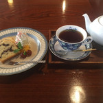 旅人カフェ ぐりーちね - 桜と小豆のパウンドケーキ