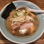 麺通 - らーめん：太麺（背脂醤油）半麺こってりで 730円