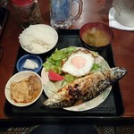 葉月 - さば焼き、麻婆豆腐、目玉焼き