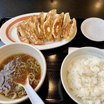 中華そば 幸楽苑 - 「ダブル餃子定食」です！！