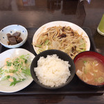 YOSUGA YA - スタミナ牛肉定食  630円