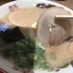 久留米ラーメン 和ノ吉 - こんなチャーシューが２枚