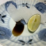 鮨の間 - アワビ肝ソースとアオリイカ