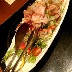 茨城地産地消の店 あんこう鍋×常陸牛 全席個室 もんどころ - 二種水菜と大根サラダ