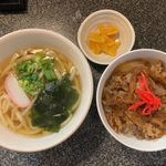 Sanuki Udon Shisuseso - ミニ牛丼セット（うどん） ¥700