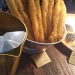 東京豆漿生活 - 油条(中華粥などによく入ってる揚げパン)です180円(別)