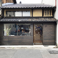 LURRA° - 開店初日の外観 地下鉄東山駅すぐ