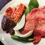 味覚園 - 「味覚園人気三種焼肉ランチ」