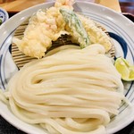 手打ちうどん寺屋  - 天ざるのアップです。